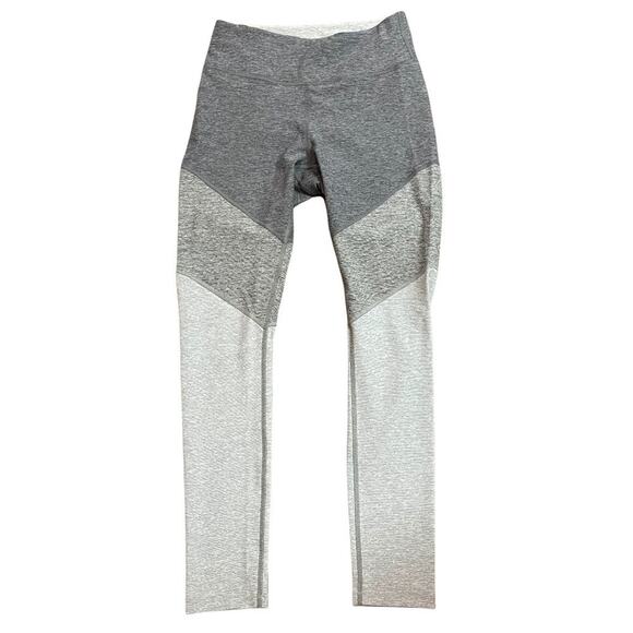 Outdoor Voices Tri-Color 7/8 Springs Leggings in Graphite / Ash / Dove - Picture 2 of 8